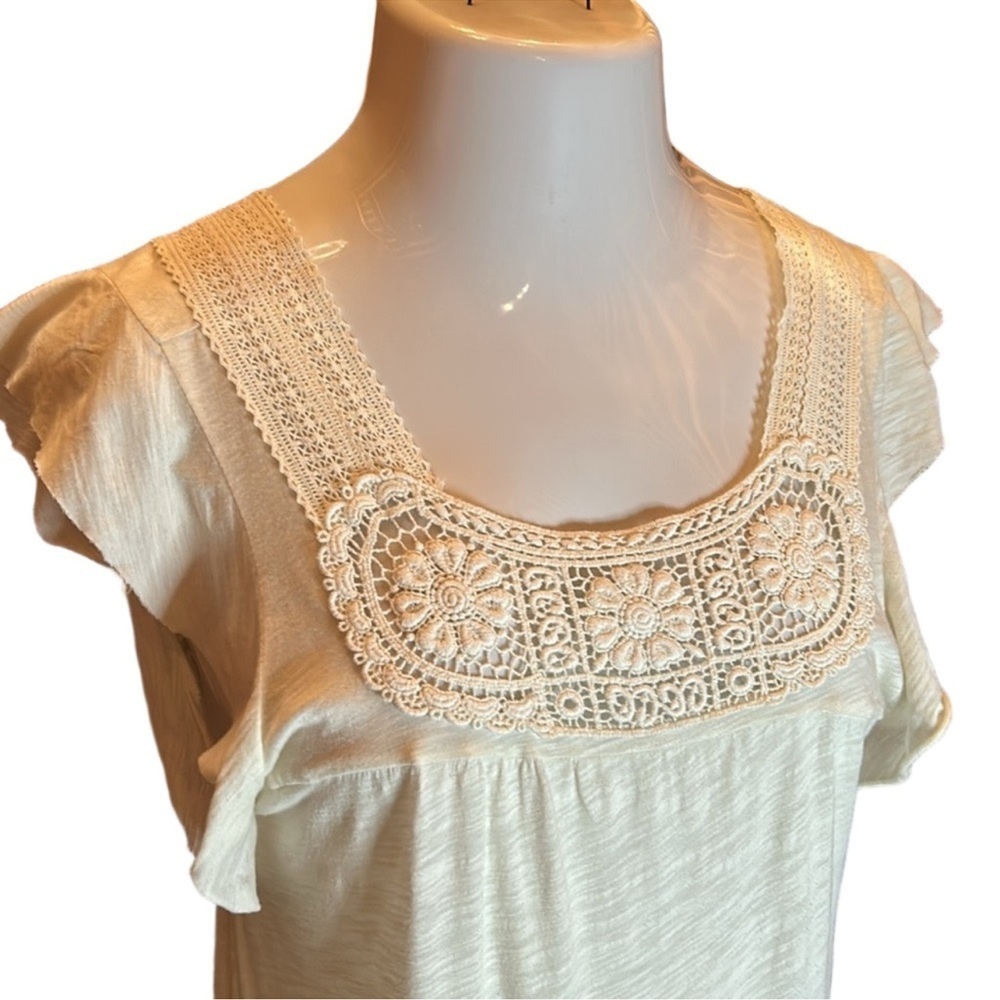URBAN OUTFITTER'S "Kimchi Blue" Precious Cream Top with Crochet Lace Trim Size L - Picture 4 of 9